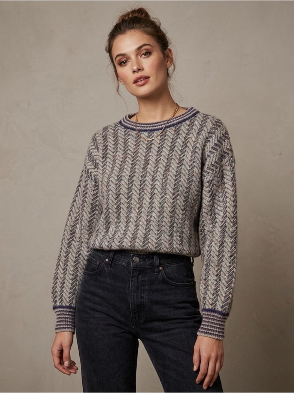 Vintage Bramble Lane Textured Chevron Crewneck Sweater, Size Medium, Gray Pink